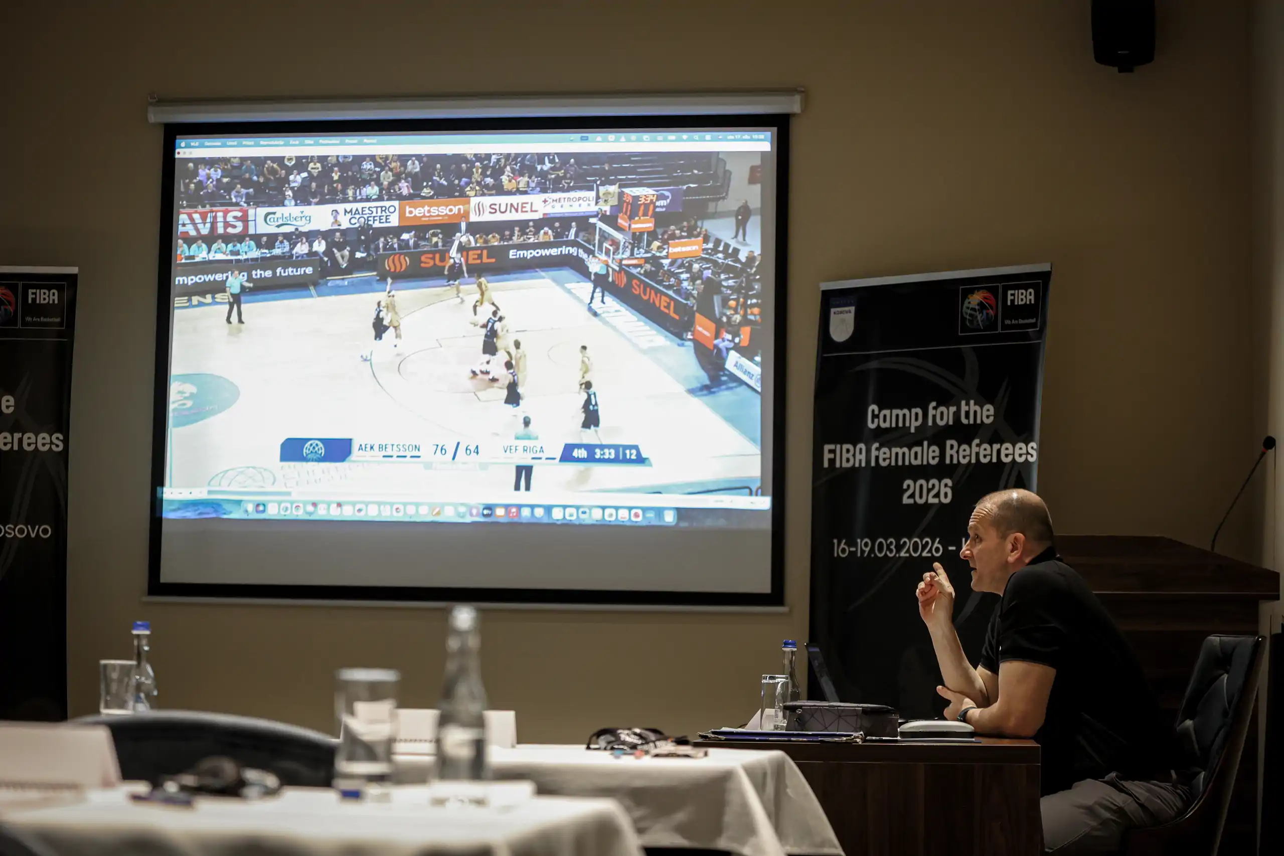 Fillon Kampi për FIBA gjyqtaret e basketbollit