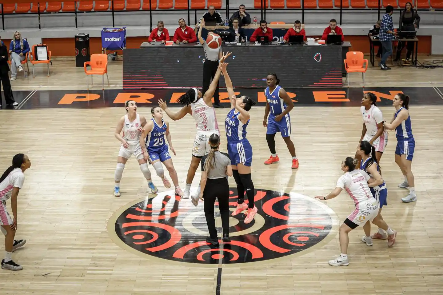 Pamje nga ndeshja e parë gjysmëfinale në mes të KBF Peja 03 dhe KS Tirana ku KBF Peja