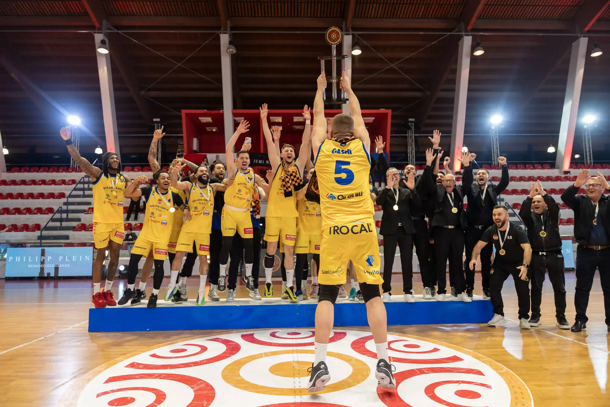 Golden Eagle Ylli, kampion i Ligës Unike