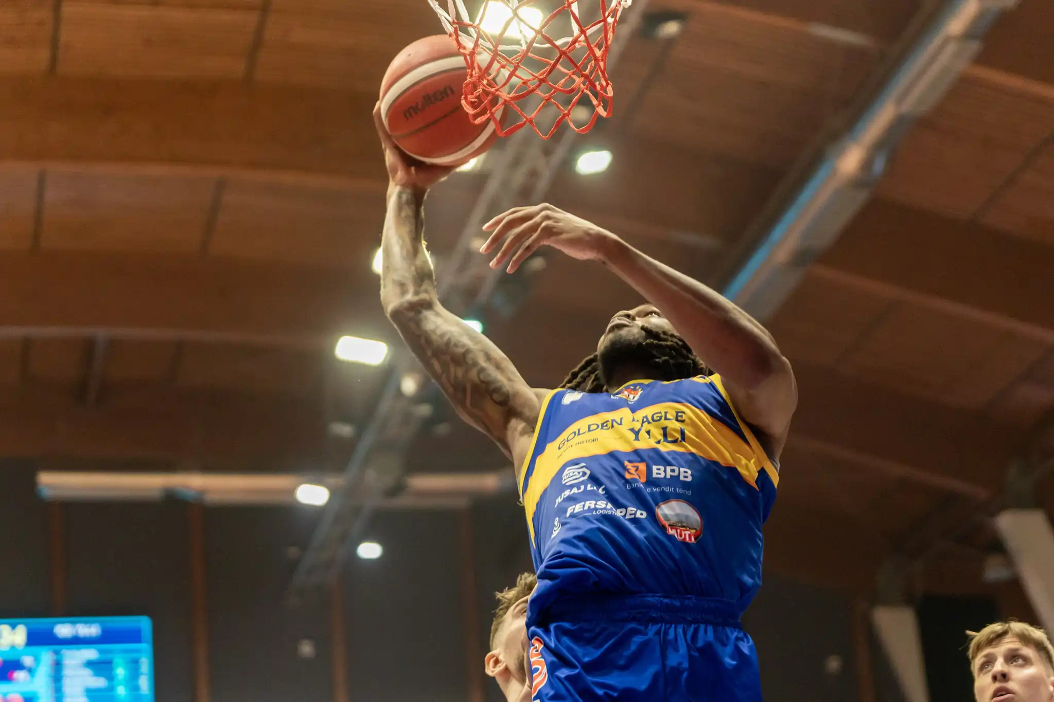 Albumi i ndeshjes Besëlidhja – Golden Eagle Ylli