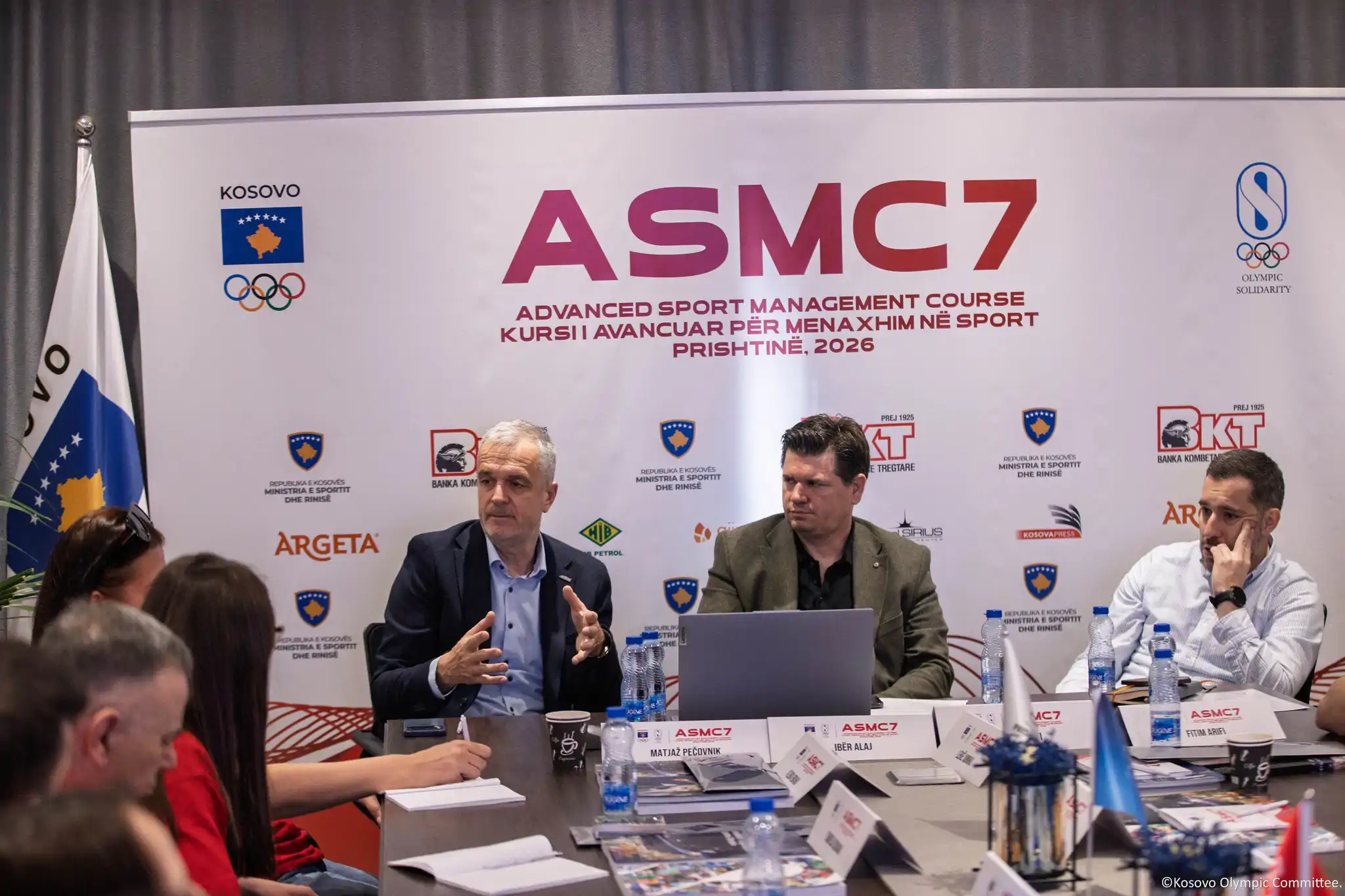 Fillon edicioni i shtatë i Kursit të ASMC, ku po marrin pjesë Vlora Braha dhe Sumeja Osmani