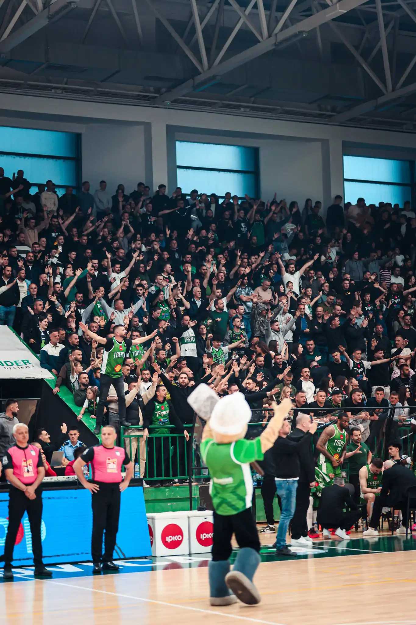 Albumi i ndeshjes Trepça-Peja, gjysmëfinalja e tretë