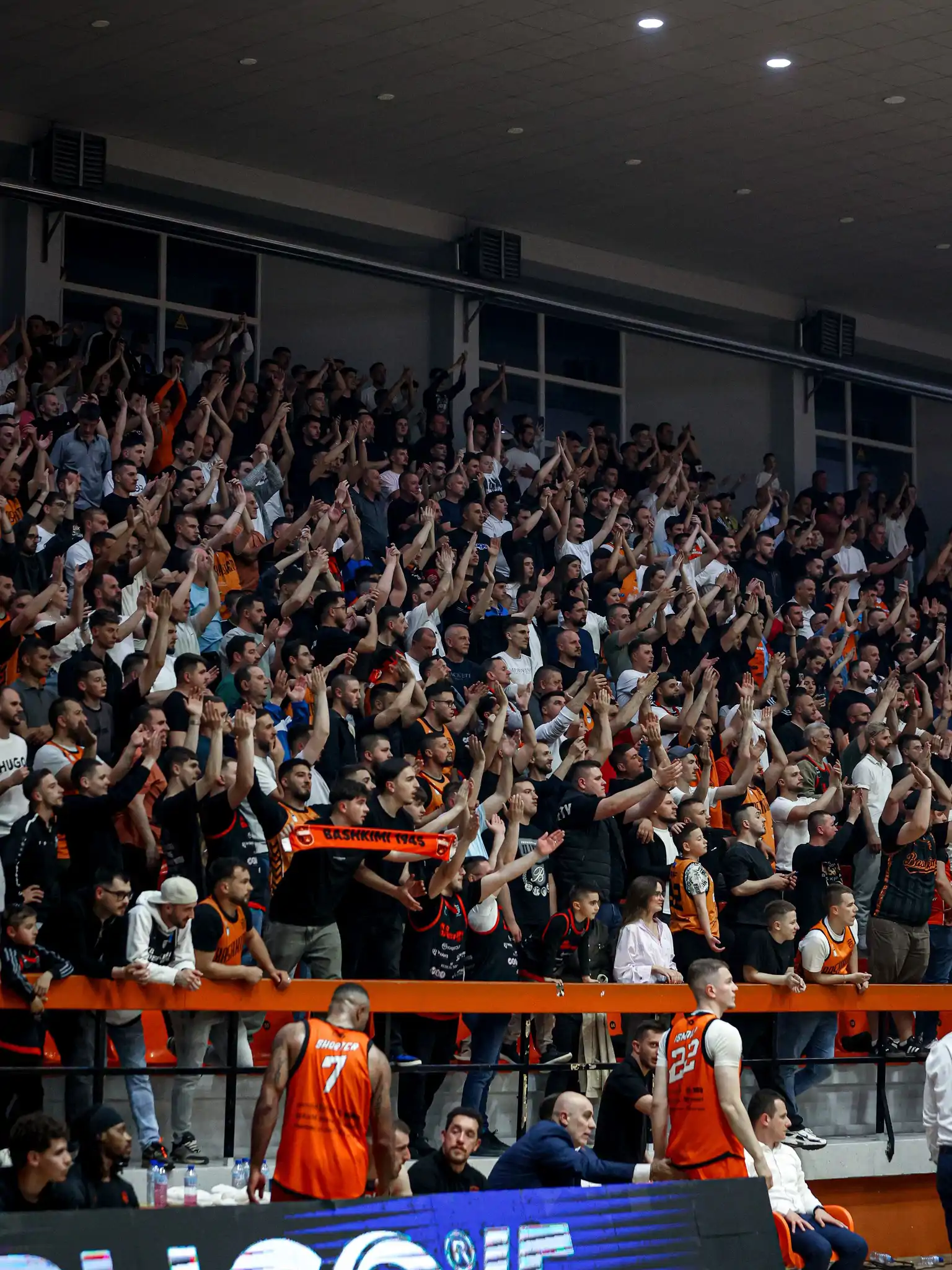 Albumi i ndeshjes Bashkimi-Bora, gjysmëfinalja e pestë